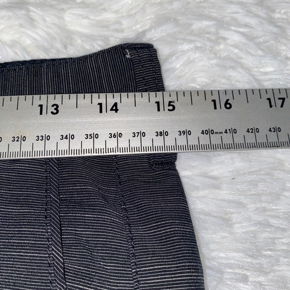 Billabong Gray shorts size 28 - Picture 5 of 6